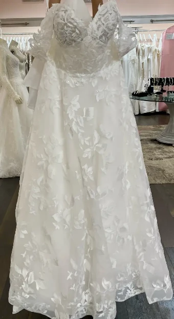 Allure Couture Style #C727 #7 Champ/Ivory thumbnail