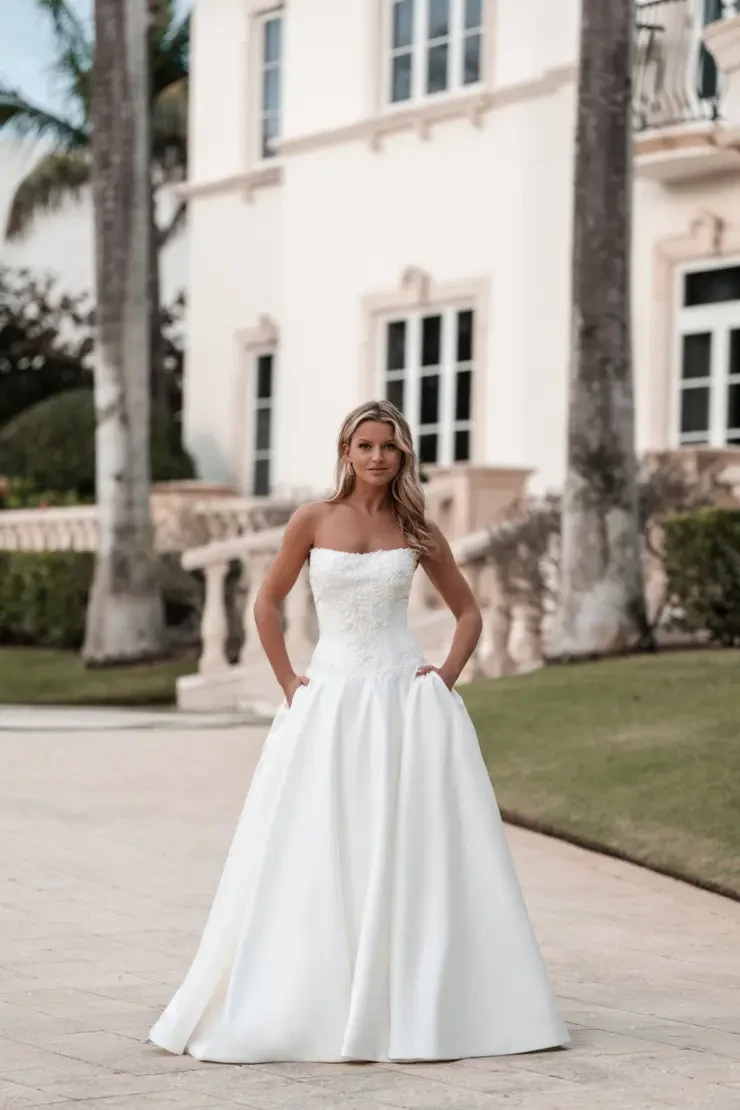 Allure Bridals Style #A1350 Default Thumbnail Image