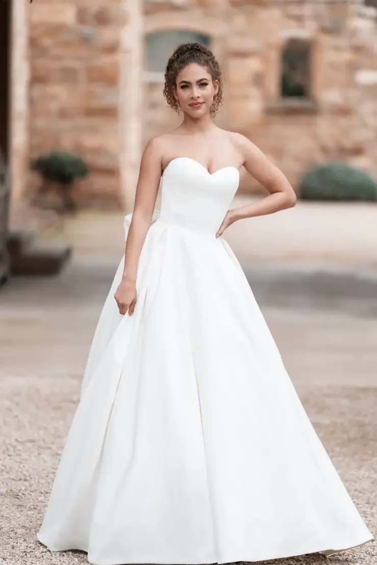 Allure Bridals Style #A1254 Default Thumbnail Image