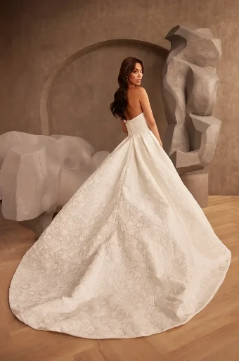 Paloma Blanca Style #P5133 #5 default Natural thumbnail
