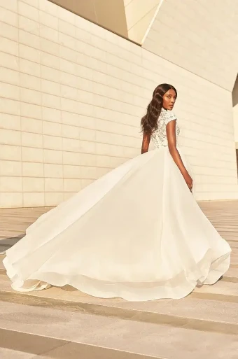 Paloma Blanca Style #4978 #2 default Natural thumbnail